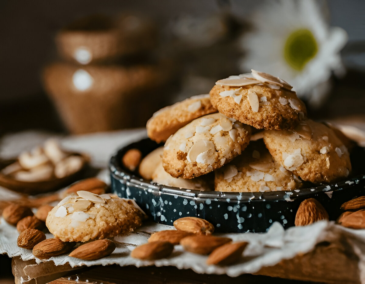 Saffron Almond Cookies